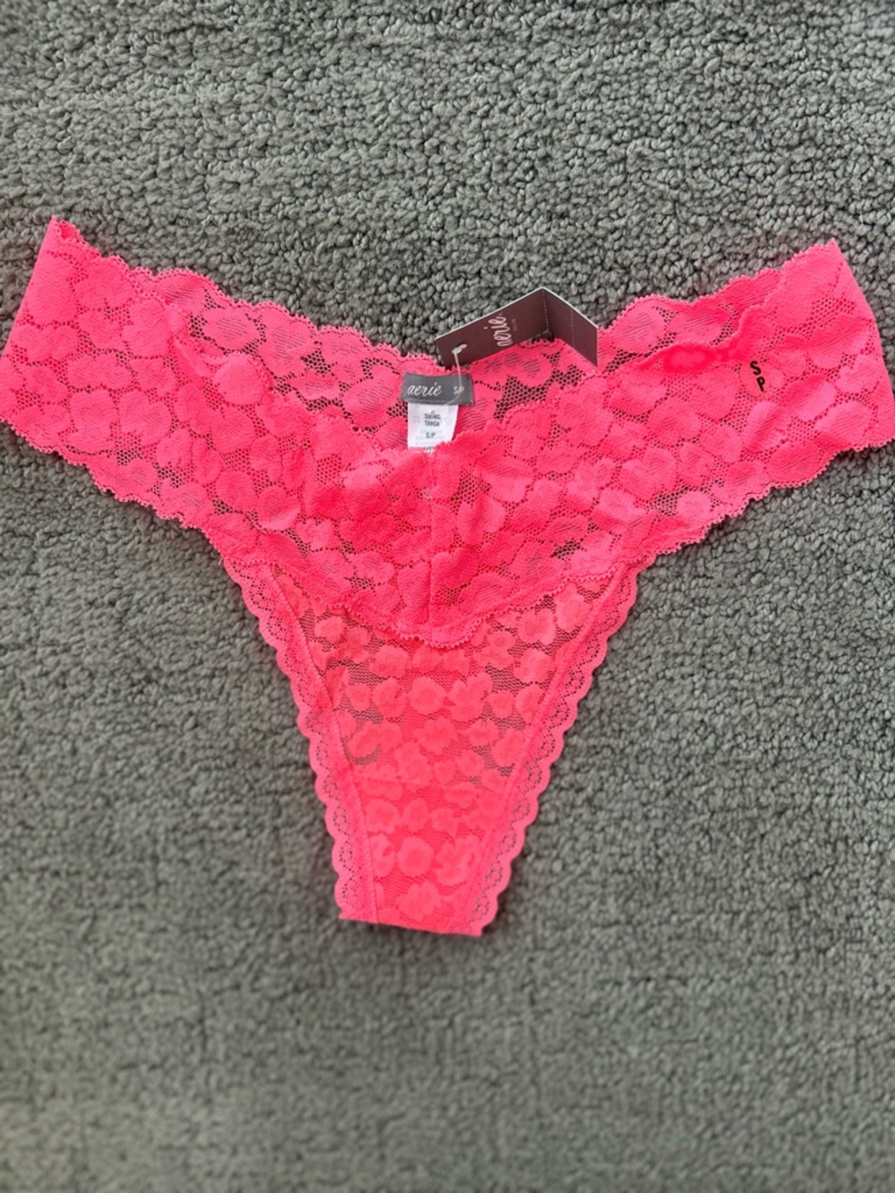 Aerie Neon Pink Floral Lace Thong Scalloped NWT Stretch Comfortable Size S